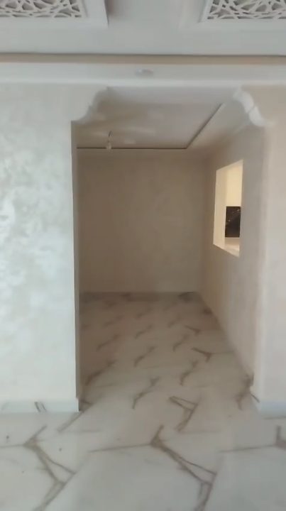 للبيع شقة في الطابق الثاني 120 متر في حي الإنبعاث شارع النصر فيها الدعم